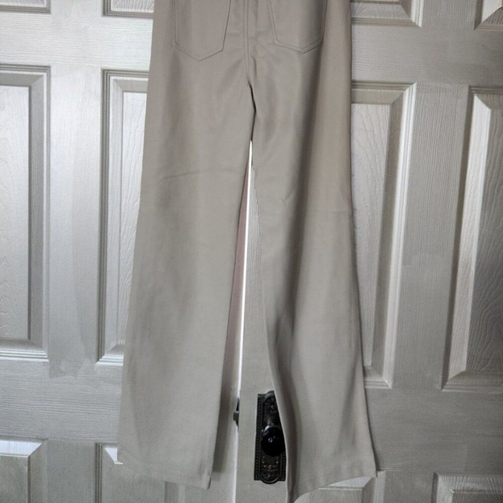NWT Akira Vegan Leather Straight Leg Pants (Ivory) Size 5 - Picture 7 of 8